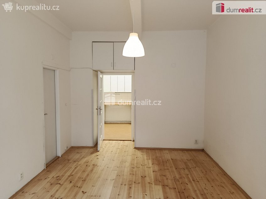 Pronájem bytu 2+kk 52 m^2 Za poštou, Praha 10 