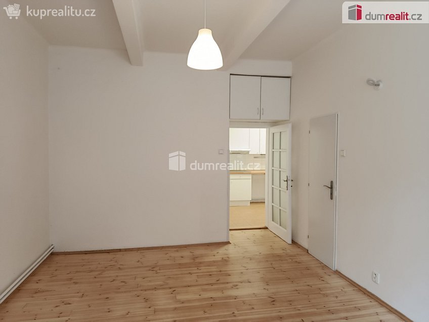 Pronájem bytu 2+kk 52 m^2 Za poštou, Praha 10 