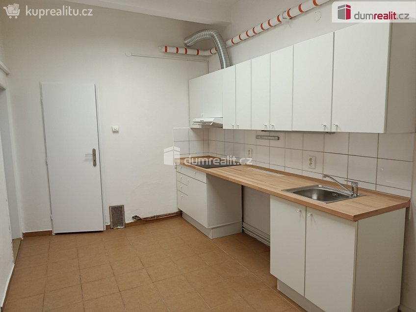 Pronájem bytu 2+kk 52 m^2 Za poštou, Praha 10 