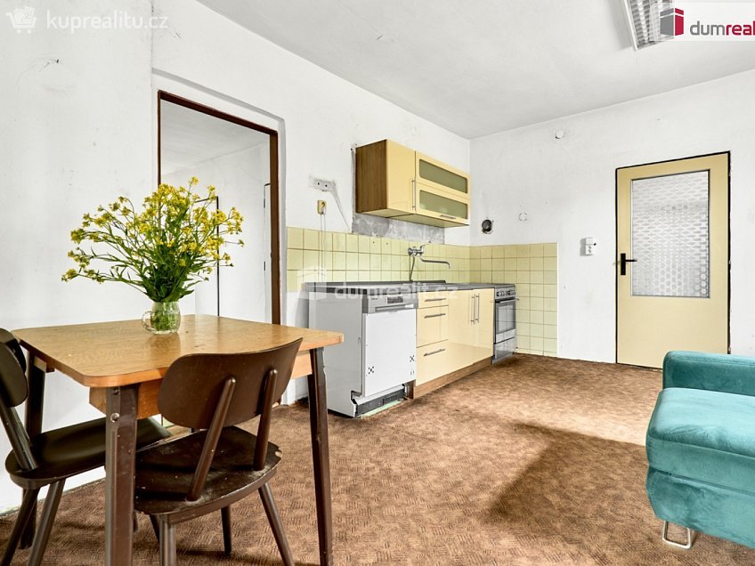 Prodej  rodinného domu 531 m^2 Lovečkovice, Lovečkovice 