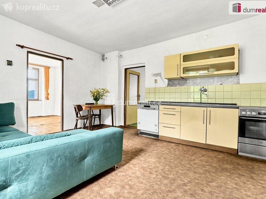 Prodej  rodinného domu 531 m^2 Lovečkovice, Lovečkovice 