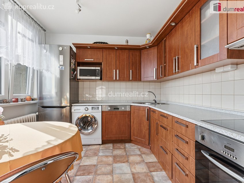 Prodej bytu 3+1 62 m^2 Vřesová, Hodonín 