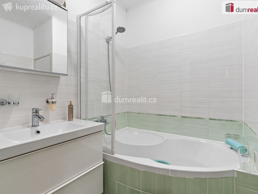 Prodej bytu 3+1 62 m^2 Vřesová, Hodonín 