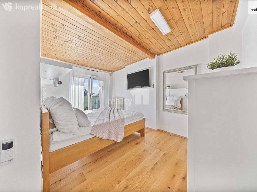 Prodej bytu 5 a více 177 m^2 Matice školské, České Budějovice 