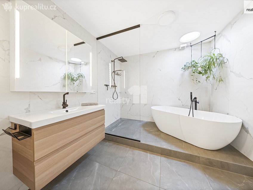 Prodej bytu 5 a více 177 m^2 Matice školské, České Budějovice 