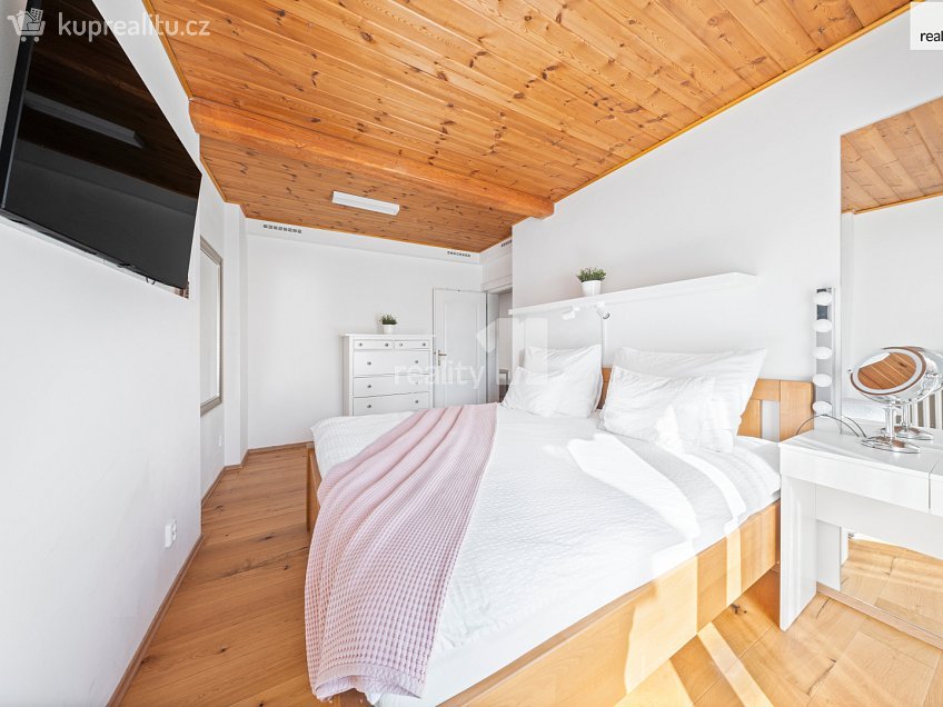 Prodej bytu 5 a více 177 m^2 Matice školské, České Budějovice 