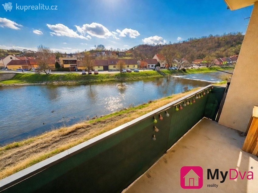 Pronájem bytu 2+kk 55 m^2 náměstí 13. prosince, Oslavany 