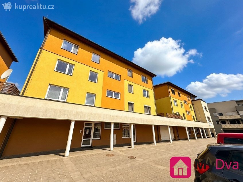 Pronájem bytu 2+kk 55 m^2 náměstí 13. prosince, Oslavany 