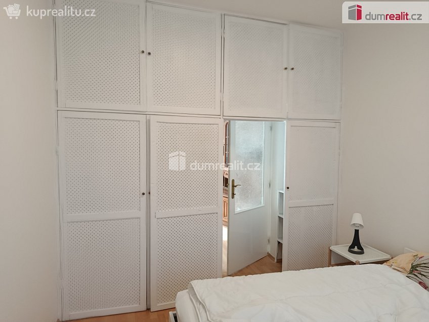 Pronájem bytu 2+1 50 m^2 Jenečská, Praha 6 