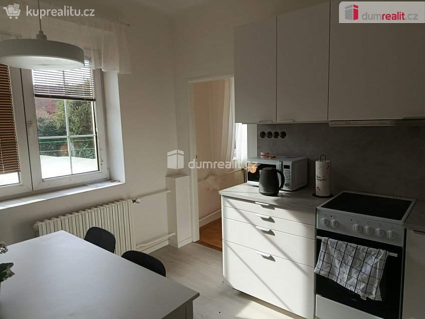 Pronájem bytu 2+1 50 m^2 Jenečská, Praha 6 