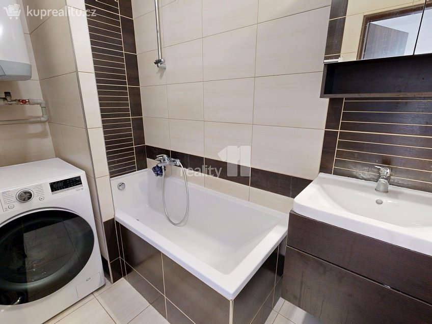 Pronájem bytu 3+1 78 m^2 5. května, Humpolec 