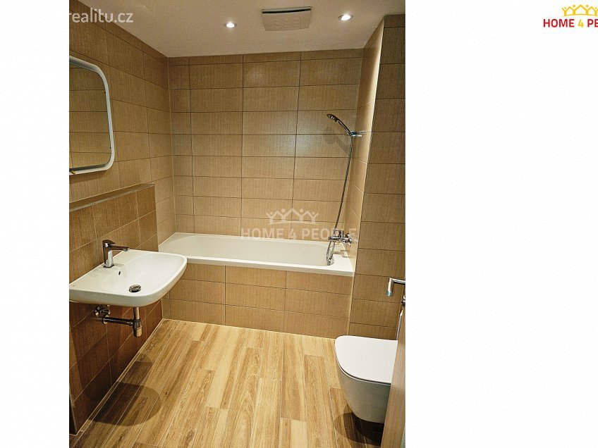 Pronájem bytu 2+kk 78 m^2 Lázeňská, Slaný 