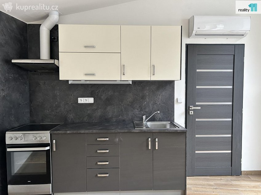 Prodej  rodinného domu 34 m^2 Michelská, Praha 4 