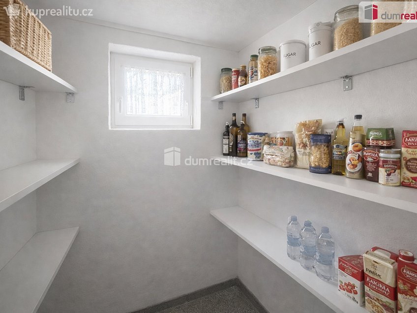 Prodej  rodinného domu 304 m^2 Na Výhledech, Ústí nad Labem 