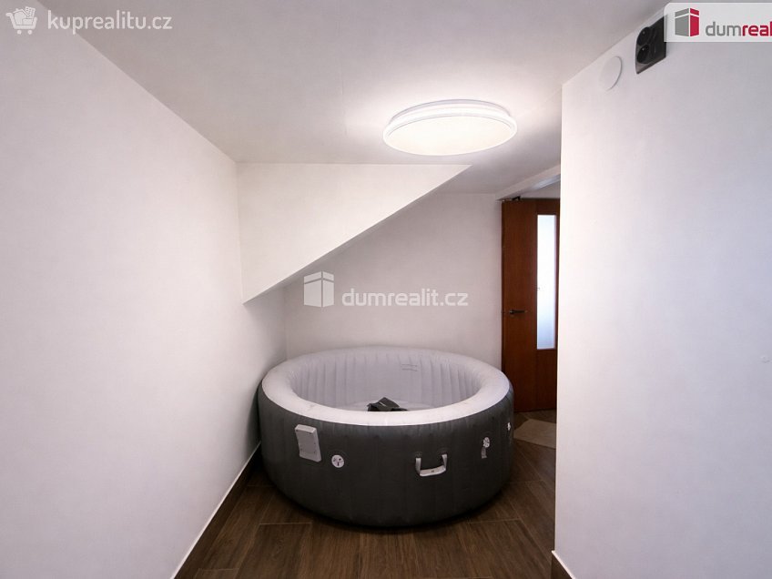 Prodej  rodinného domu 304 m^2 Na Výhledech, Ústí nad Labem 