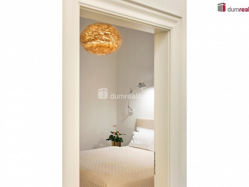 Pronájem bytu 2+kk 50 m^2 Plzeňská, Praha 5 