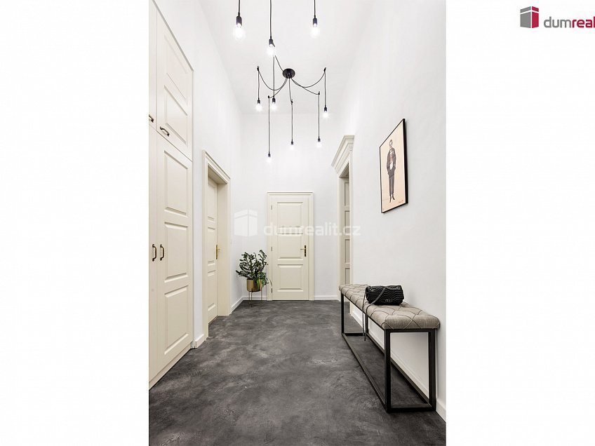 Pronájem bytu 2+kk 50 m^2 Plzeňská, Praha 5 