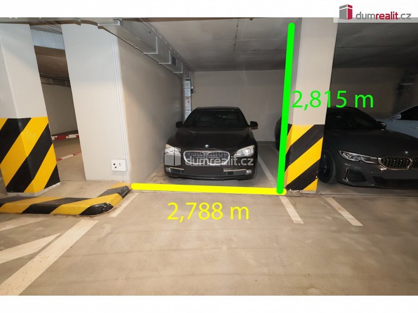 Pronájem  garáže 15 m^2 Korunní, Praha 10 