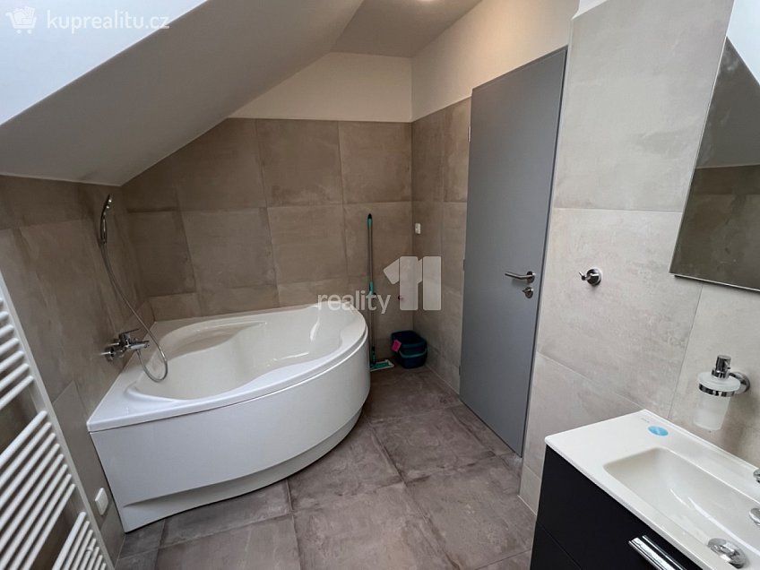 Pronájem  kanceláře 49 m^2 Žižkova, Ústí nad Labem 