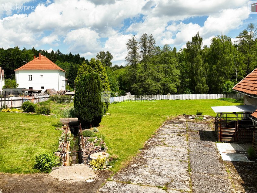 Prodej  rodinného domu 505 m^2 Zvěstov, Zvěstov 