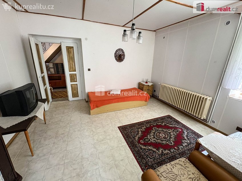 Prodej  rodinného domu 505 m^2 Zvěstov, Zvěstov 