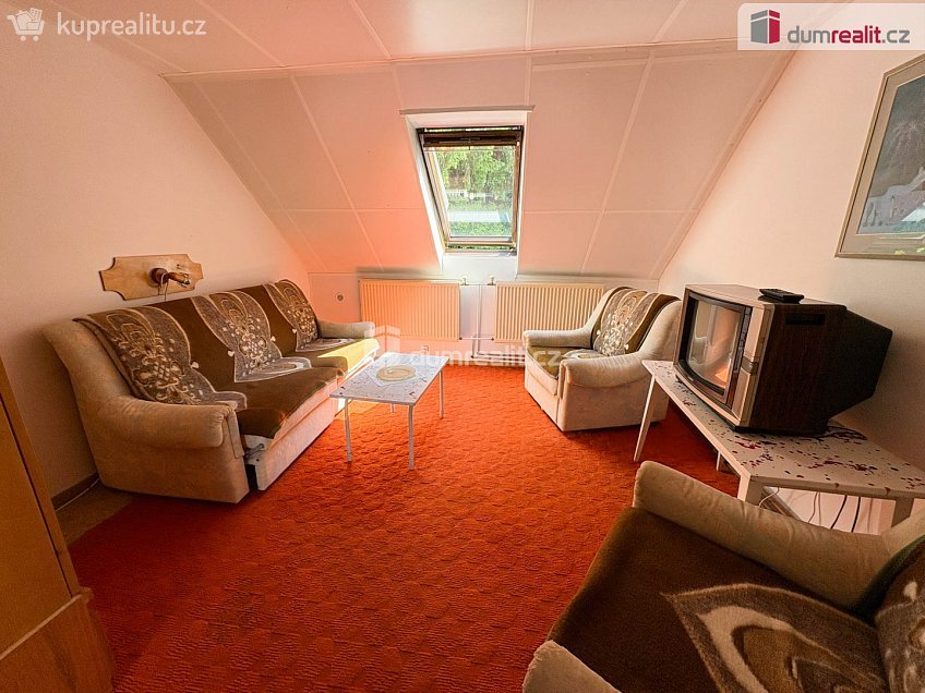 Prodej  rodinného domu 505 m^2 Zvěstov, Zvěstov 