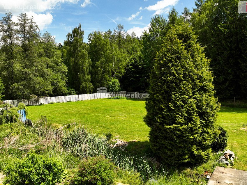 Prodej  rodinného domu 505 m^2 Zvěstov, Zvěstov 