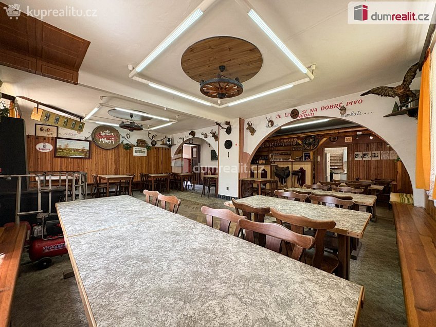 Prodej  rodinného domu 505 m^2 Zvěstov, Zvěstov 