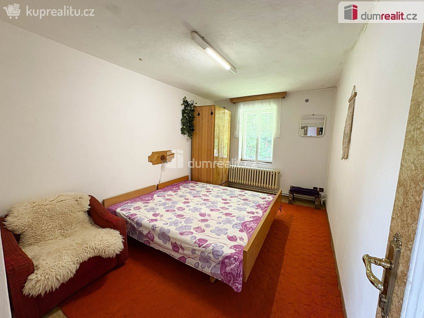 Prodej  rodinného domu 505 m^2 Zvěstov, Zvěstov 