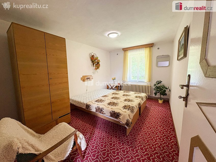 Prodej  rodinného domu 505 m^2 Zvěstov, Zvěstov 