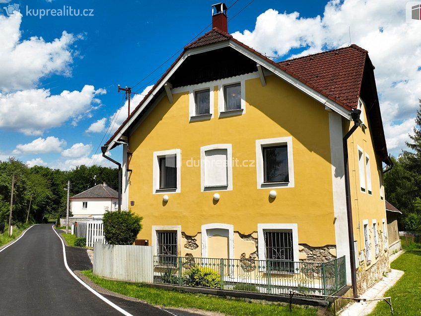 Prodej  rodinného domu 505 m^2 Zvěstov, Zvěstov 