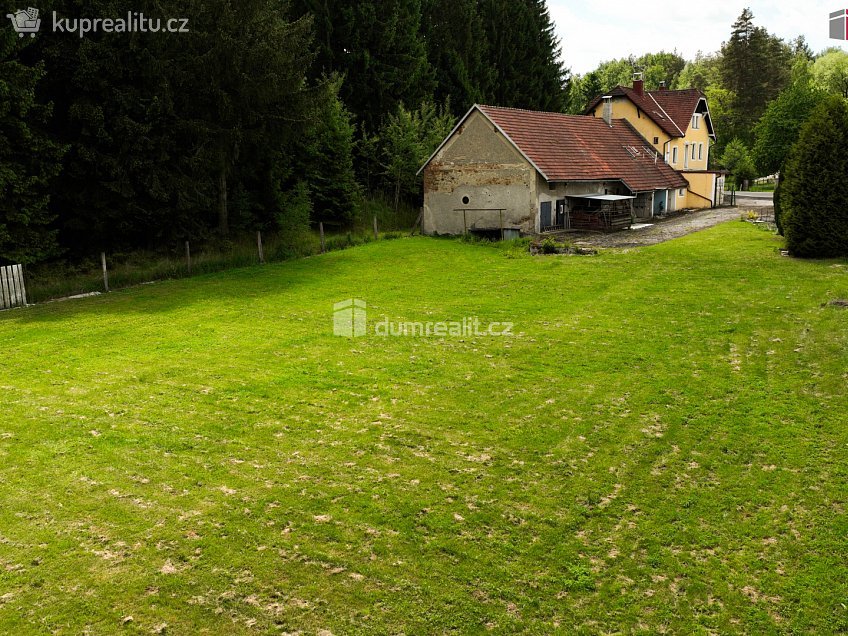 Prodej  rodinného domu 505 m^2 Zvěstov, Zvěstov 