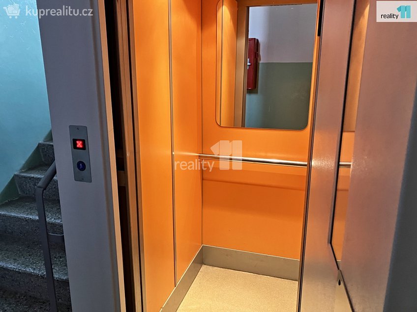 Pronájem bytu 2+kk 36 m^2 Komenského, Plzeň 