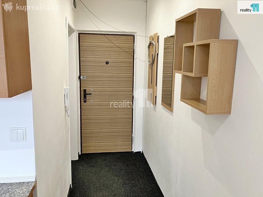 Pronájem bytu 2+kk 36 m^2 Komenského, Plzeň 