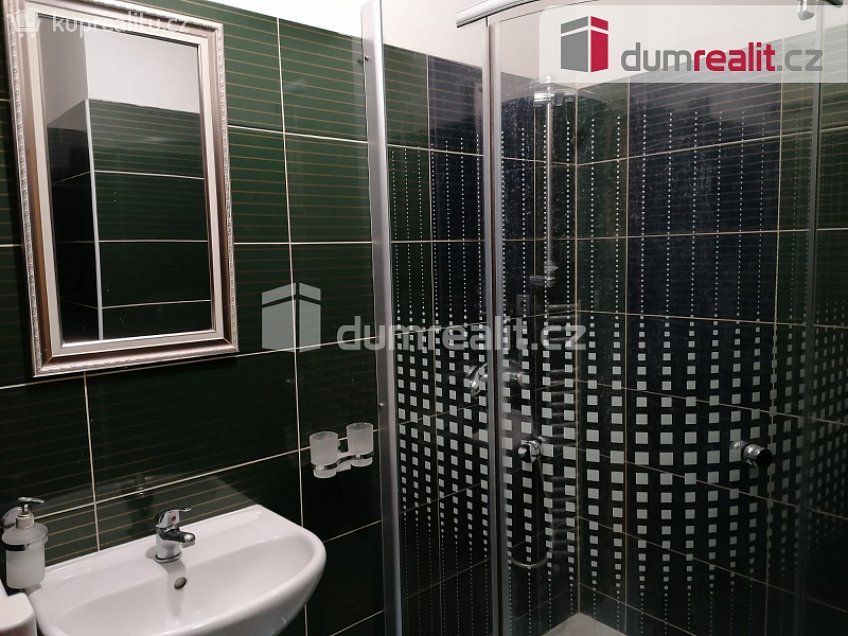 Pronájem bytu - pokoj 20 m^2 Zenklova, Praha 8 