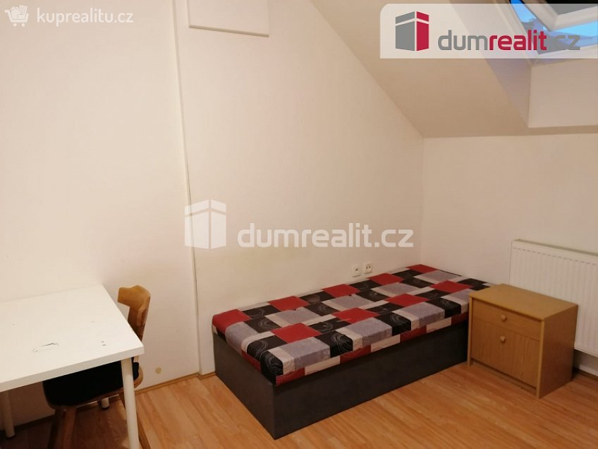 Pronájem bytu - pokoj 20 m^2 Zenklova, Praha 8 