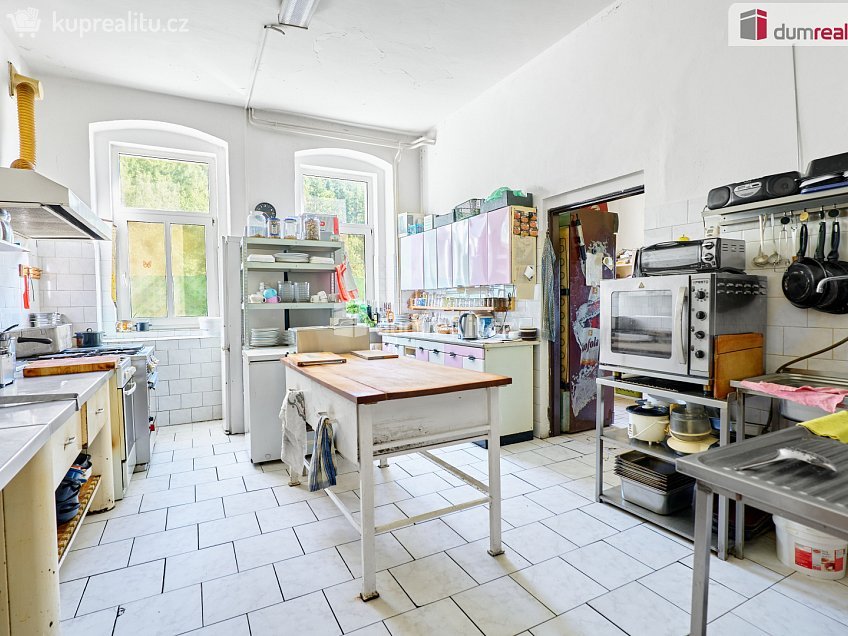 Prodej  rodinného domu 524 m^2 ČSA, Hroznětín 