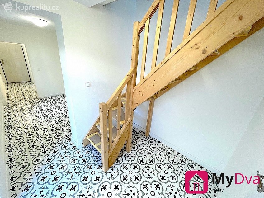 Pronájem bytu 2+1 38 m^2 Hádecká, Brno 