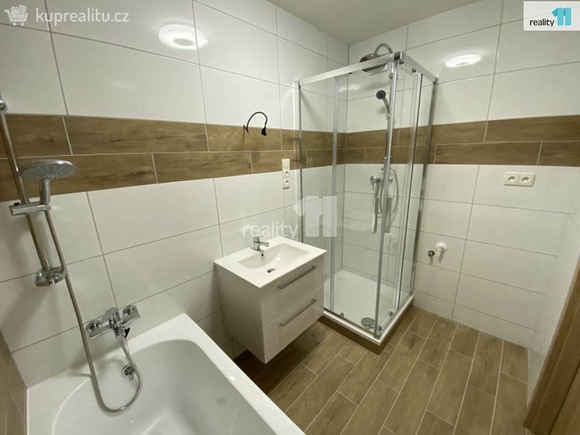 Prodej bytu 3+1 66 m^2 Palackého, Nový Bor 