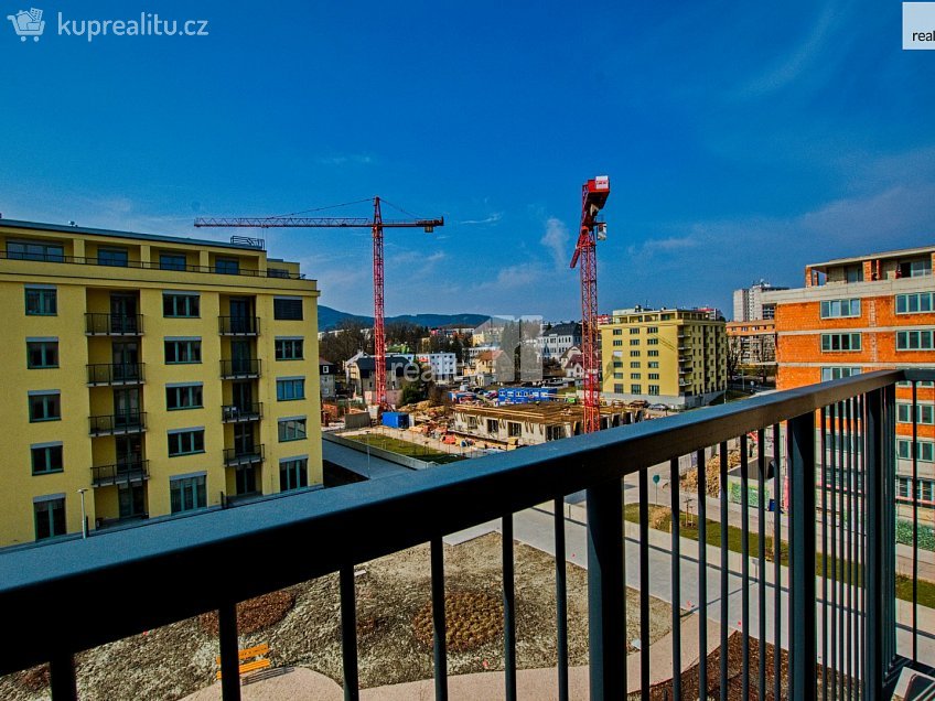 Pronájem bytu 2+kk 66 m^2 Švermova, Liberec 