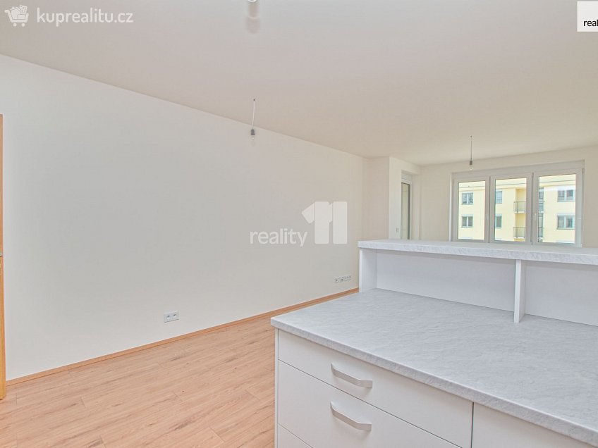 Pronájem bytu 2+kk 66 m^2 Švermova, Liberec 