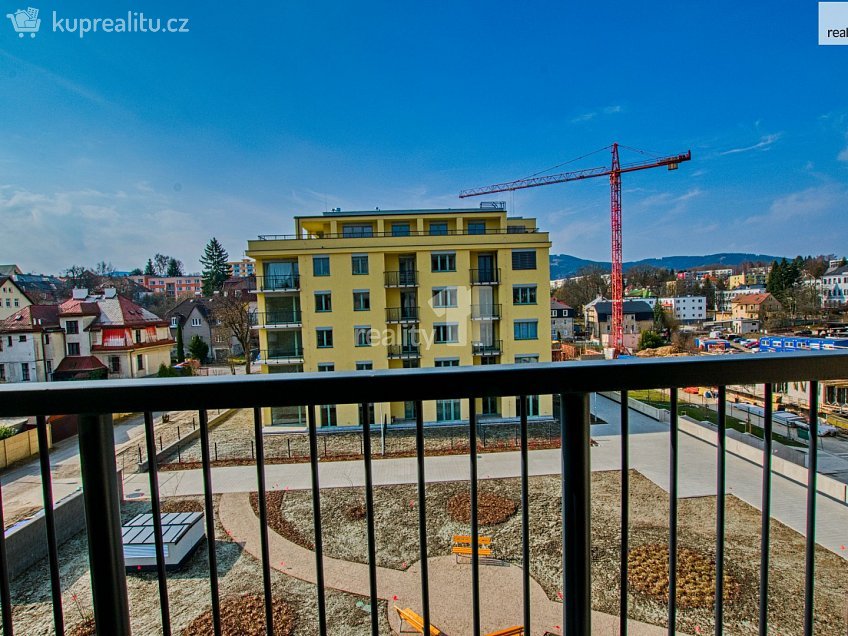 Pronájem bytu 2+kk 66 m^2 Švermova, Liberec 