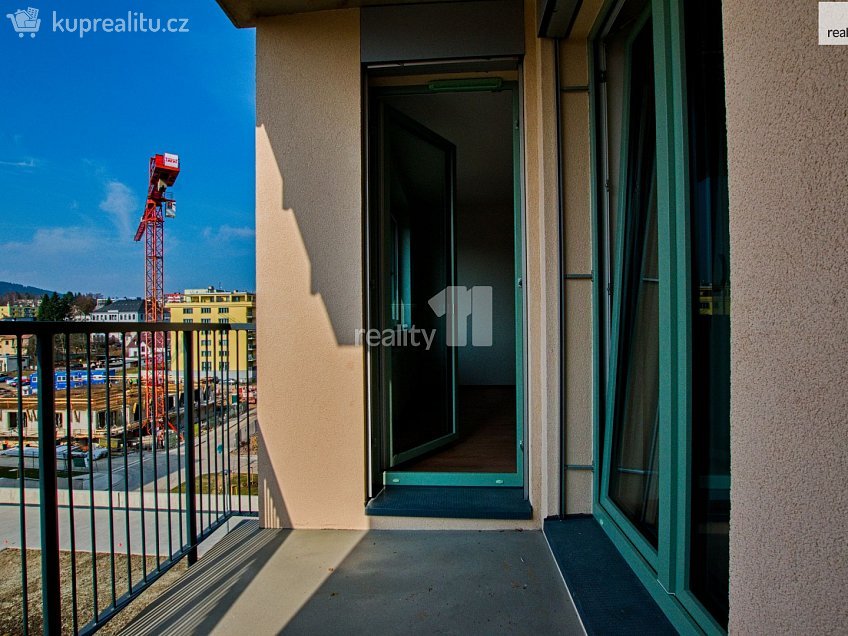 Pronájem bytu 2+kk 66 m^2 Švermova, Liberec 