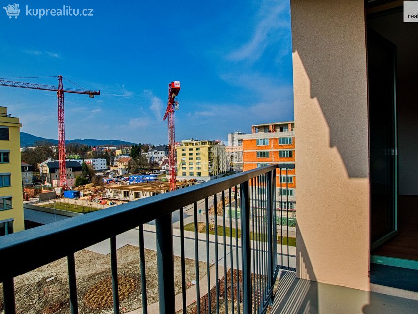 Pronájem bytu 2+kk 66 m^2 Švermova, Liberec 