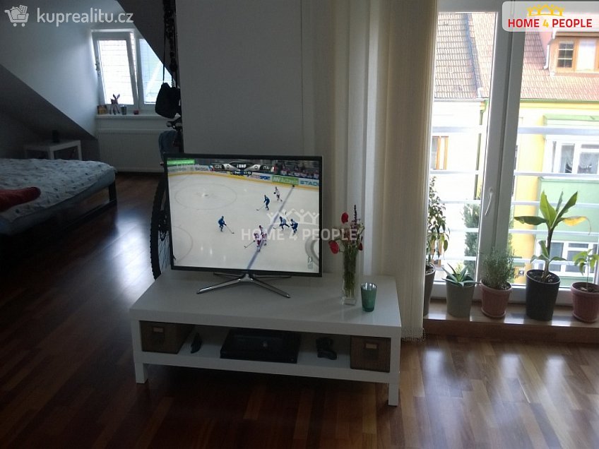 Pronájem bytu 1+kk 50 m^2 Churého, Brno 