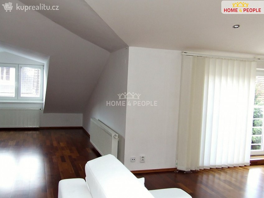 Pronájem bytu 1+kk 50 m^2 Churého, Brno 