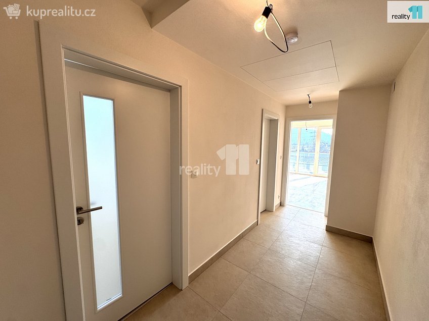 Pronájem bytu 2+kk 65 m^2 Pražská, Dobřichovice 