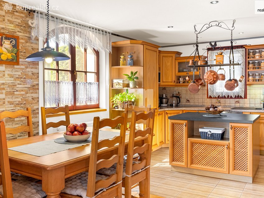 Prodej  rodinného domu 140 m^2 Ke Mlýnu, Radovesnice I 