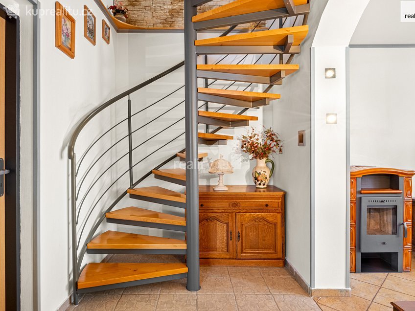 Prodej  rodinného domu 140 m^2 Ke Mlýnu, Radovesnice I 