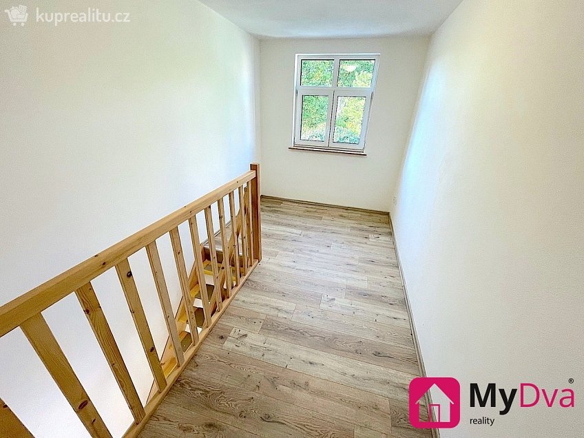 Pronájem bytu 2+1 38 m^2 Hádecká, Brno 